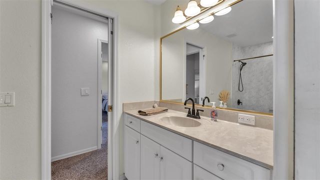 2542 CREWS LAKE HILLS LOOP S, Lakeland, FL 33813