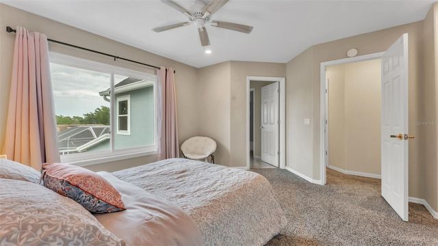 2542 CREWS LAKE HILLS LOOP S, Lakeland, FL 33813