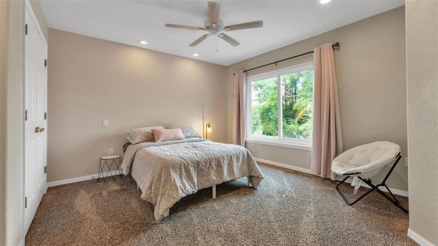 2542 CREWS LAKE HILLS LOOP S, Lakeland, FL 33813