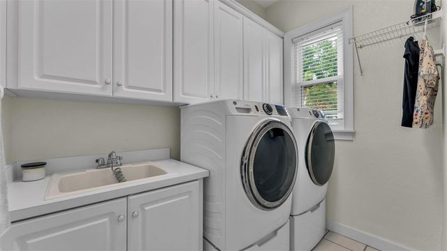 2542 CREWS LAKE HILLS LOOP S, Lakeland, FL 33813