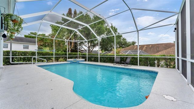 2542 CREWS LAKE HILLS LOOP S, Lakeland, FL 33813