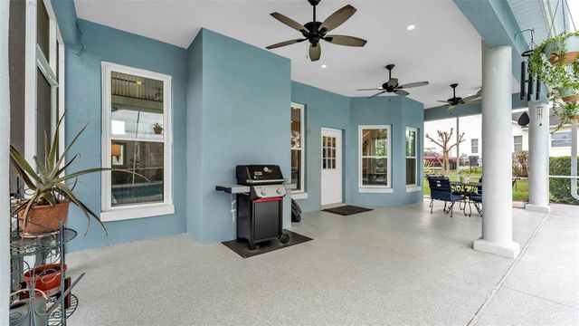 2542 CREWS LAKE HILLS LOOP S, Lakeland, FL 33813