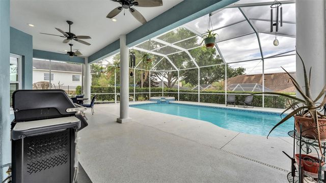 2542 CREWS LAKE HILLS LOOP S, Lakeland, FL 33813