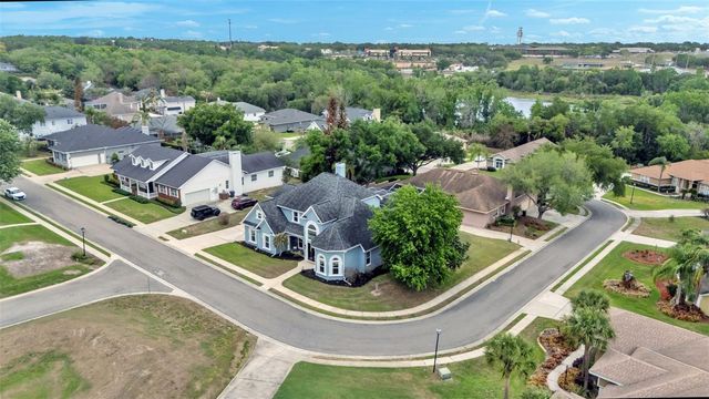 2542 CREWS LAKE HILLS LOOP S, Lakeland, FL 33813