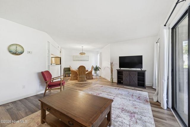 732 Azalea Drive 409, Hampstead, NC 28443
