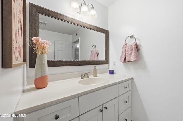 732 Azalea Drive 409, Hampstead, NC 28443