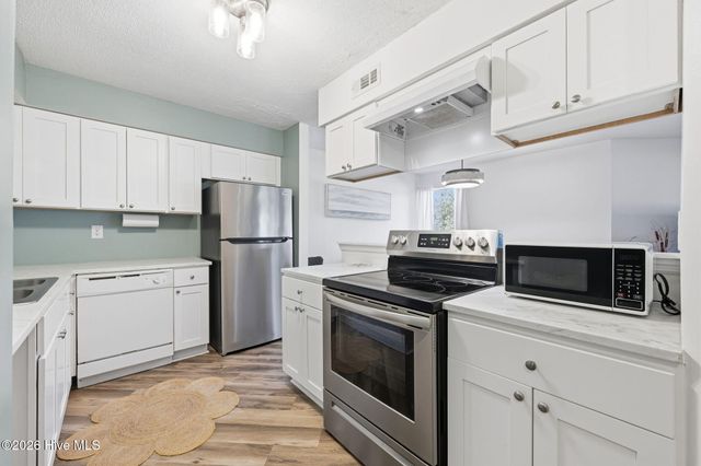 732 Azalea Drive 409, Hampstead, NC 28443
