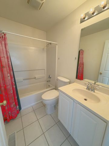 533 Treasure Drive, Oswego, IL 60543