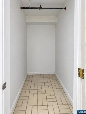 85 Broadway 3C, Jersey City, NJ 07306