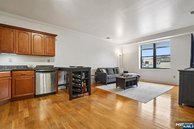 85 Broadway 3C, Jersey City, NJ 07306