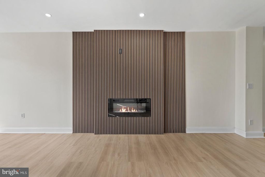 581 ALCOTT ST, PHILADELPHIA, PA 19120 — photo 4