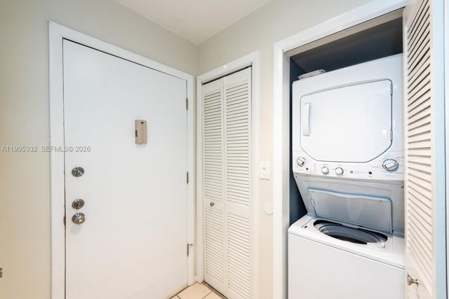 5838 SW 74th Ter 314, South Miami, FL 33143