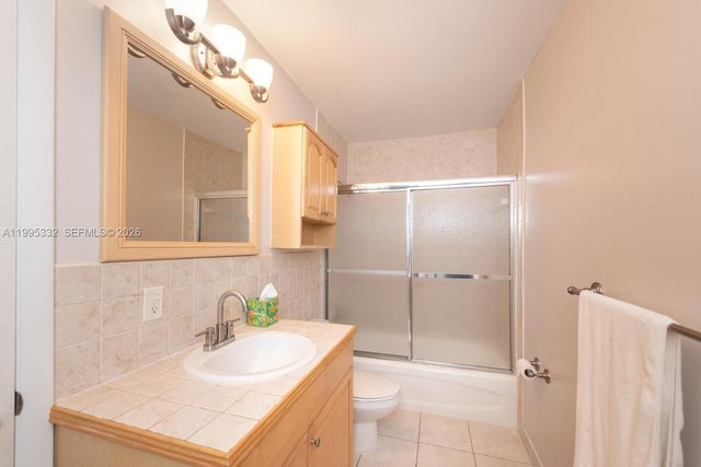 5838 SW 74th Ter 314, South Miami, FL 33143