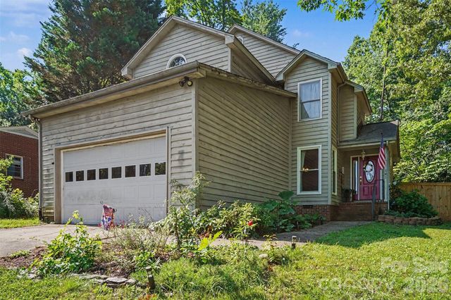 141 32nd Avenue NW, Hickory, NC 28601