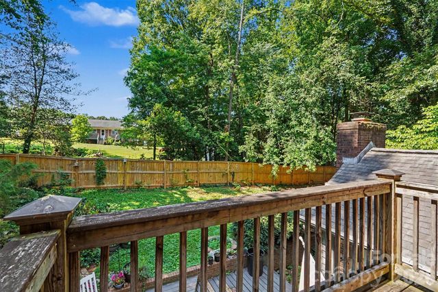 141 32nd Avenue NW, Hickory, NC 28601