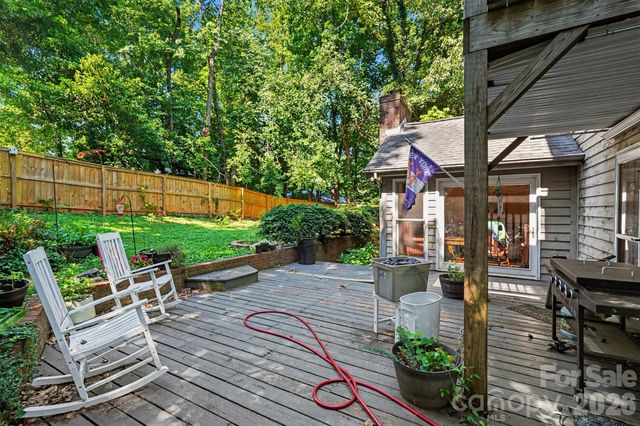 141 32nd Avenue NW, Hickory, NC 28601