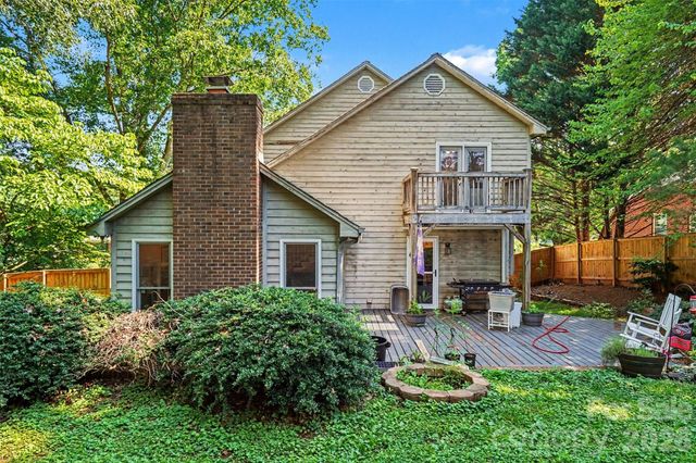 141 32nd Avenue NW, Hickory, NC 28601