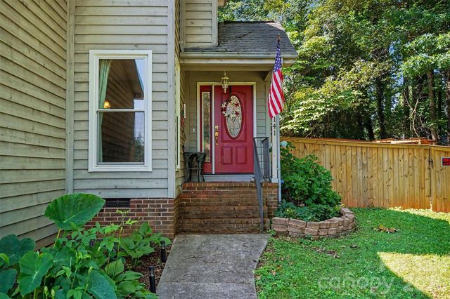 141 32nd Avenue NW, Hickory, NC 28601