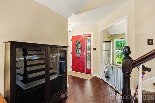 141 32nd Avenue NW, Hickory, NC 28601