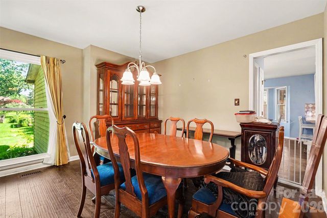 141 32nd Avenue NW, Hickory, NC 28601