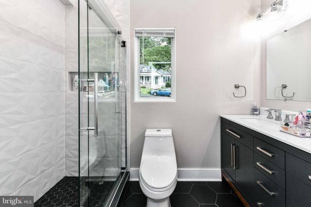 2432 S CULPEPER ST, Arlington, VA 22206