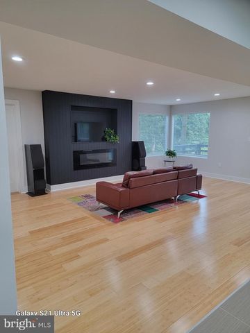 2432 S CULPEPER ST, Arlington, VA 22206