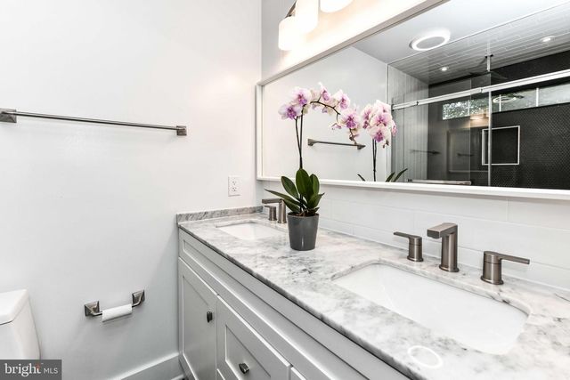 2432 S CULPEPER ST, Arlington, VA 22206