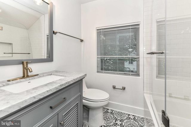 2432 S CULPEPER ST, Arlington, VA 22206