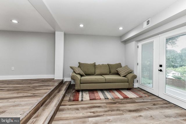 2432 S CULPEPER ST, Arlington, VA 22206