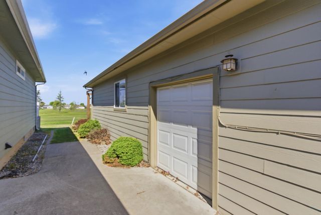 7808 S Parway Ln, Cheney, WA 99004