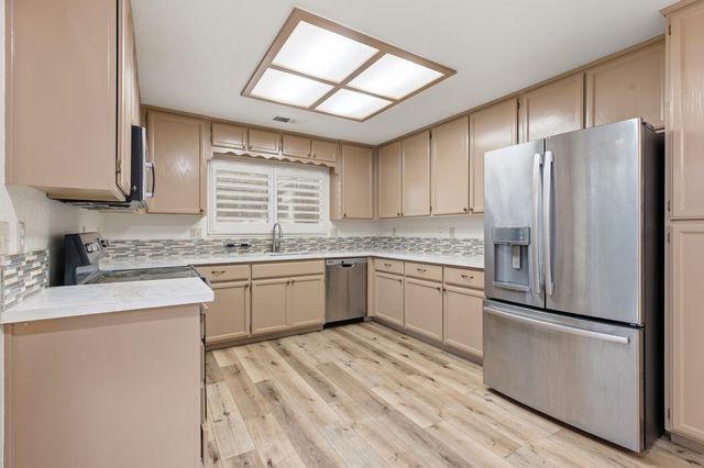 4609 Sun West Dr, Salida, CA 95368