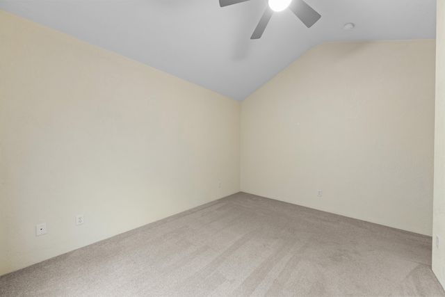 827 Isherwood Drive, Central Point, OR 97502