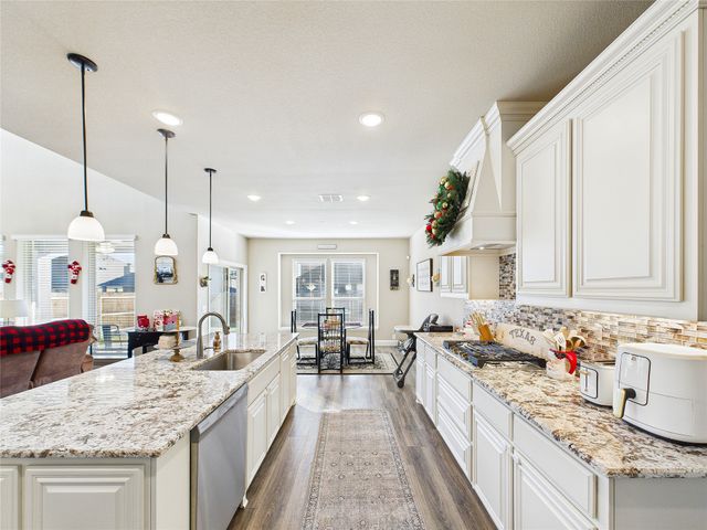 309 Pineview Lane, Ponder, TX 76259