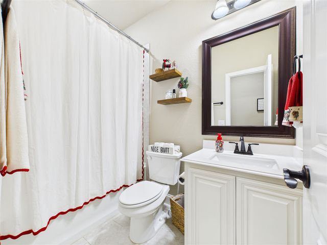309 Pineview Lane, Ponder, TX 76259