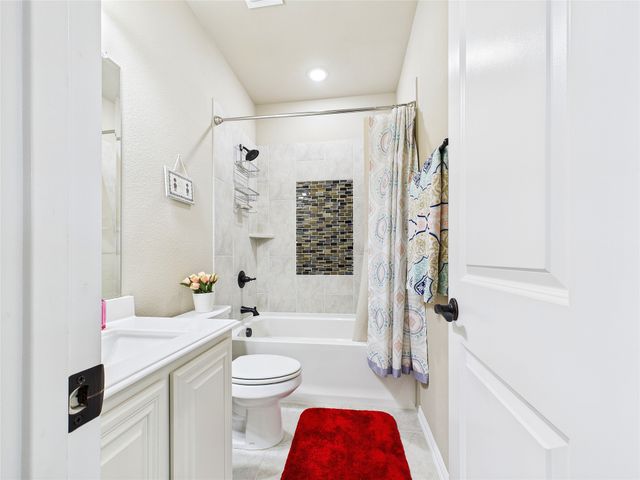 309 Pineview Lane, Ponder, TX 76259