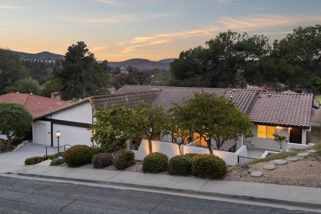 17976 Sencillo Lane, San Diego, CA 92128
