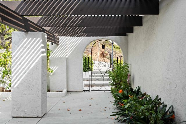 17976 Sencillo Lane, San Diego, CA 92128