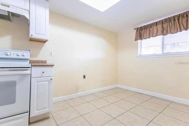 6332 NEWTOWN CIRCLE 32B2, Tampa, FL 33615