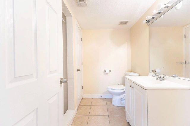 6332 NEWTOWN CIRCLE 32B2, Tampa, FL 33615