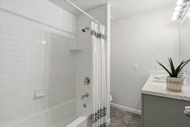 711 E Bedivere Dr, Spokane, WA 99218