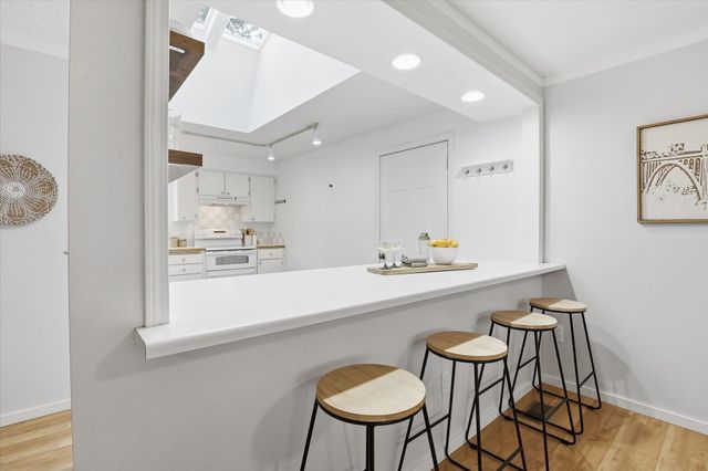 711 E Bedivere Dr, Spokane, WA 99218