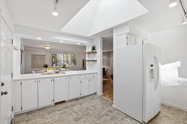 711 E Bedivere Dr, Spokane, WA 99218