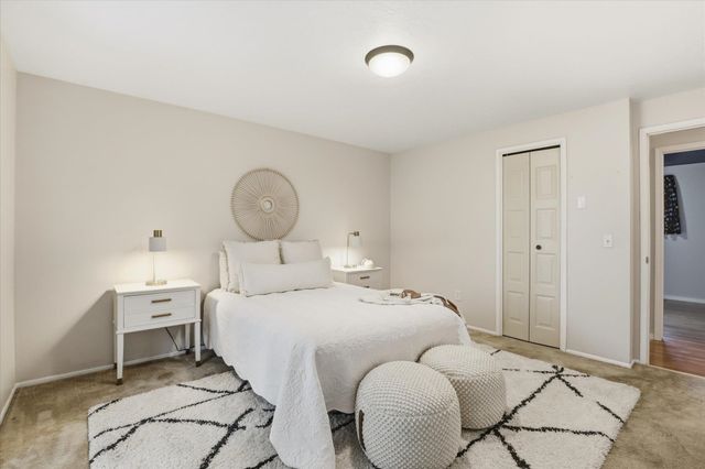 711 E Bedivere Dr, Spokane, WA 99218