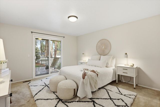 711 E Bedivere Dr, Spokane, WA 99218