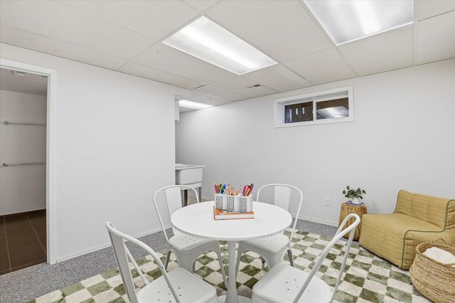 711 E Bedivere Dr, Spokane, WA 99218