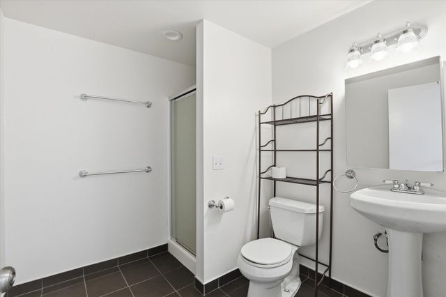 711 E Bedivere Dr, Spokane, WA 99218