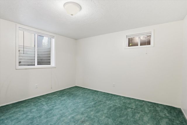 711 E Bedivere Dr, Spokane, WA 99218