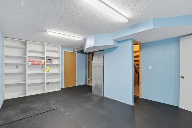 711 E Bedivere Dr, Spokane, WA 99218