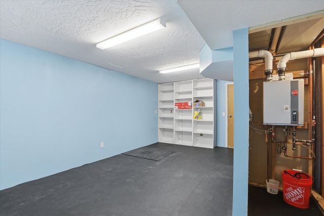 711 E Bedivere Dr, Spokane, WA 99218