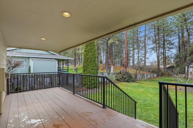 711 E Bedivere Dr, Spokane, WA 99218